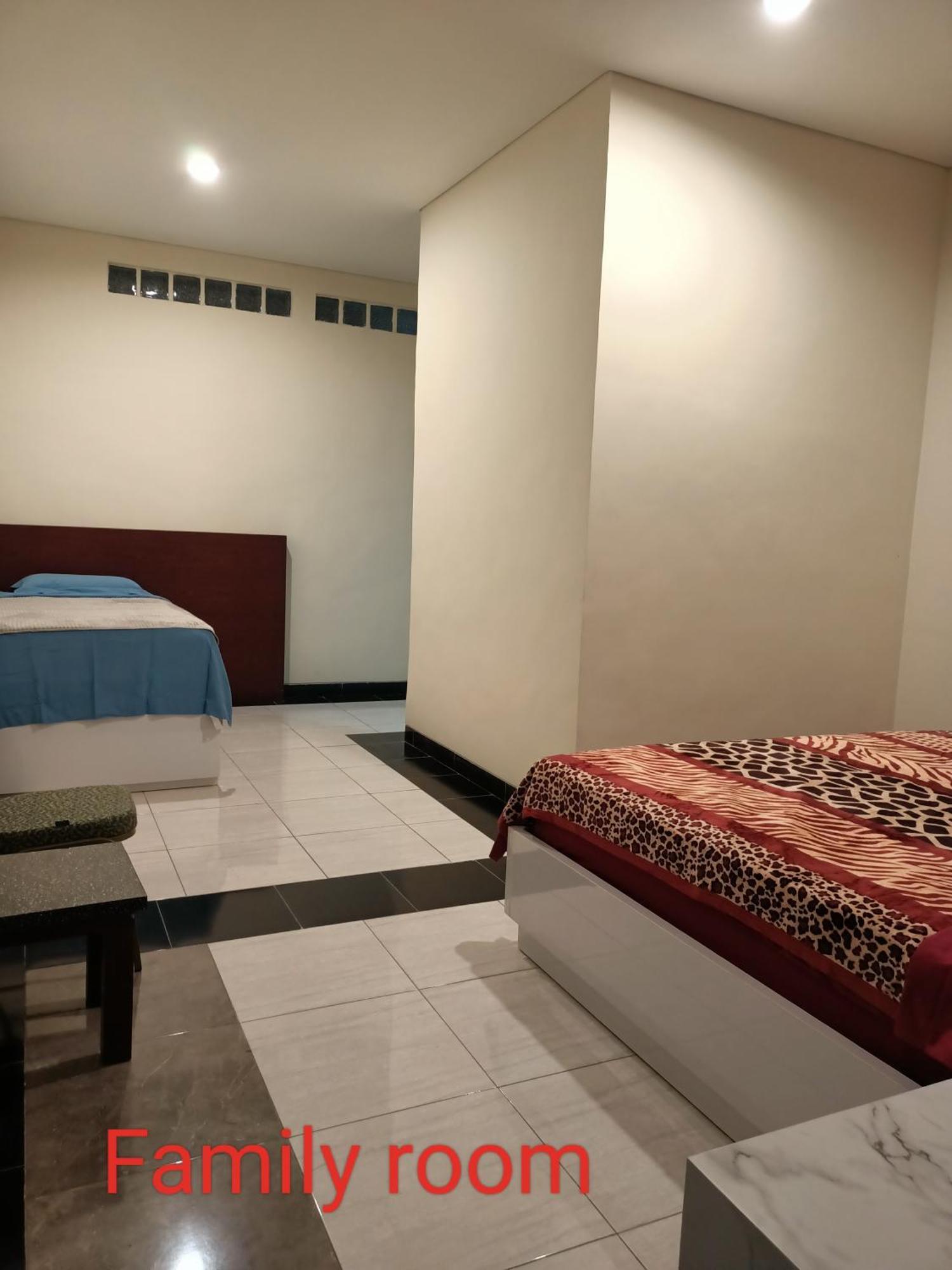 Chacha Homestay&Dormitory Ruteng Exterior foto